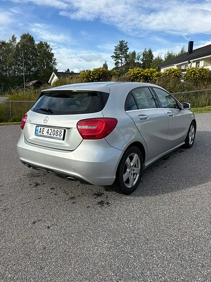 Mercedes-Benz A180 2014 photo 4