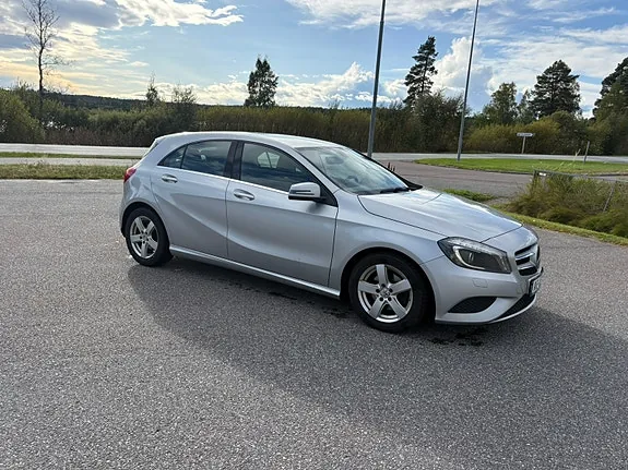 Mercedes-Benz A180 2014 photo 3