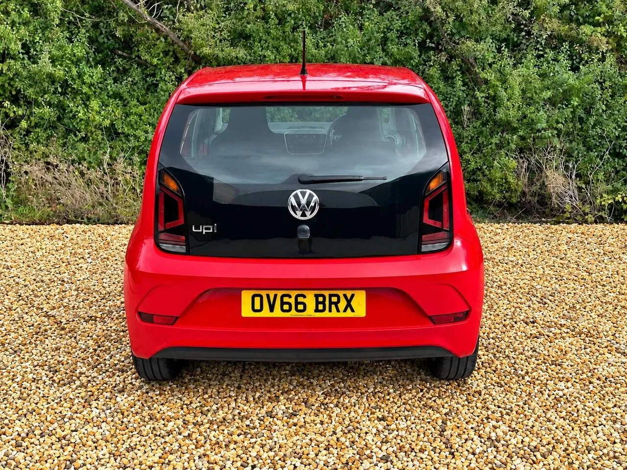 Volkswagen Up 2016 photo 2
