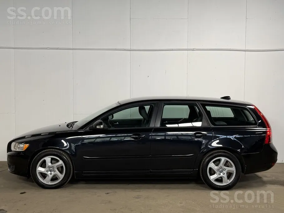 Volvo V50 2011 photo 4