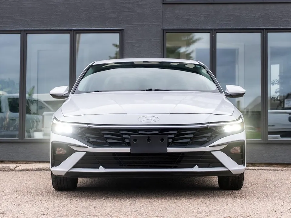 Hyundai Elantra 2024 photo 2