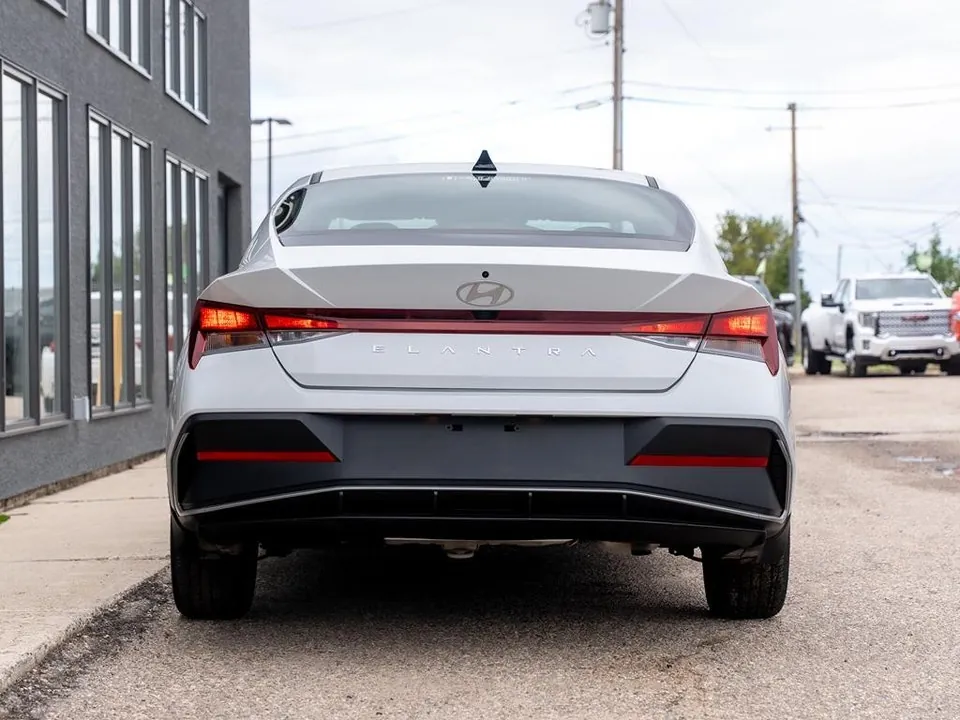 Hyundai Elantra 2024 photo 5