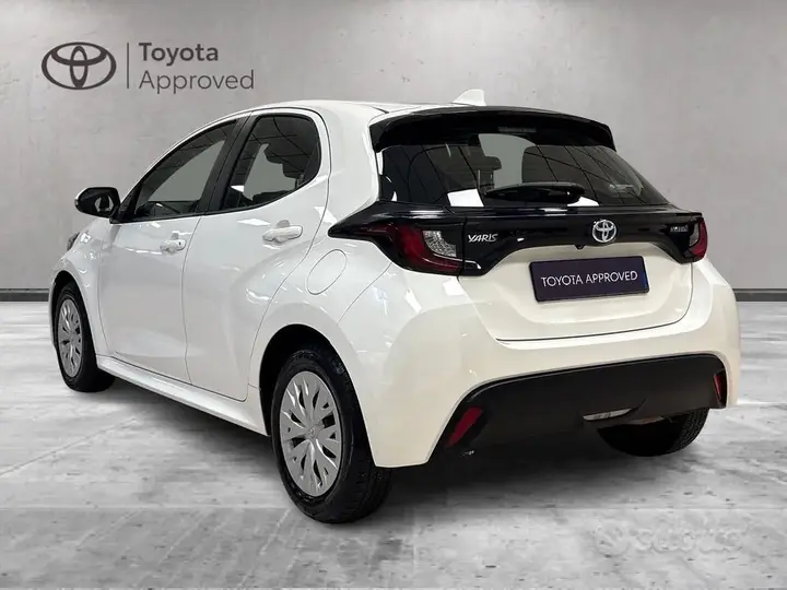Toyota Yaris 2023 photo 5