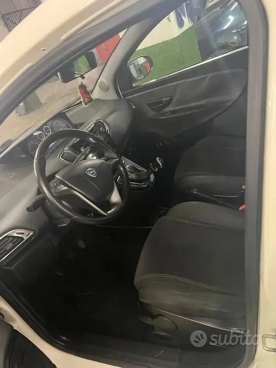 Lancia Ypsilon 2013 photo 5