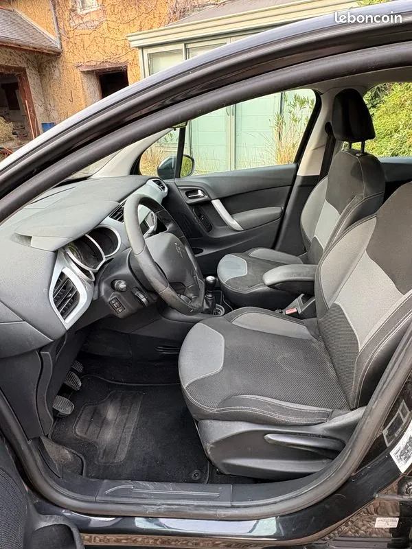 Citroen C3 2012 photo 3