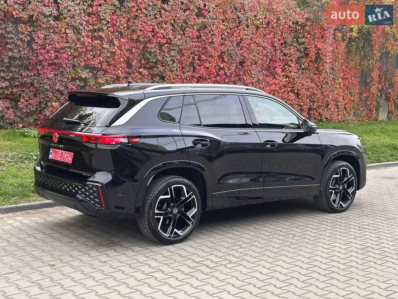 Volkswagen Tiguan 2025 photo 2