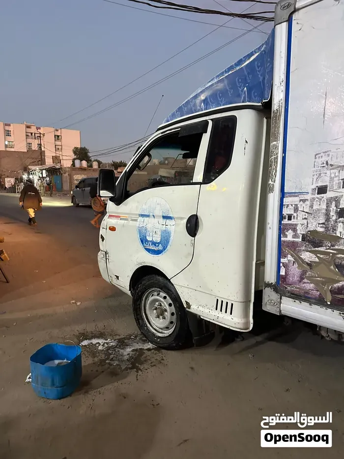 Hyundai H 100
