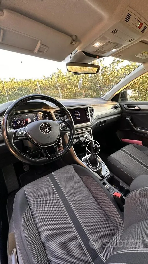 Volkswagen T-Roc 2021 photo 4