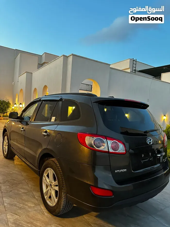 Hyundai Santa Fe 2012 photo 4