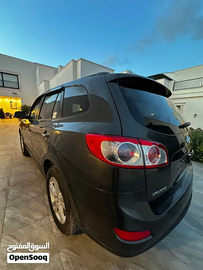 Hyundai Santa Fe 2012 photo 3
