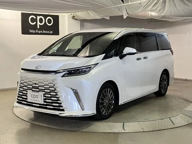 Lexus Lm 500H 2025 photo 3