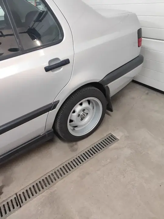 Volkswagen Vento 1994 photo 2