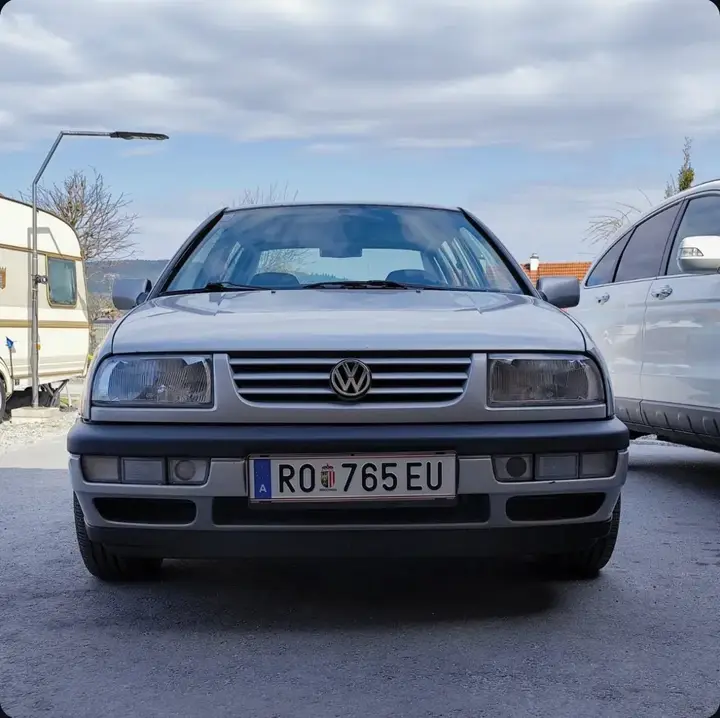Volkswagen Vento 1994 photo 3