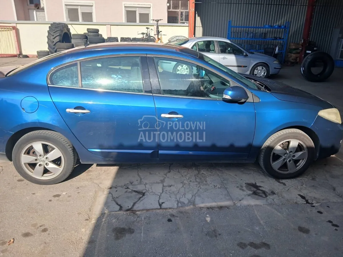 Renault Fluence 2011 photo 2