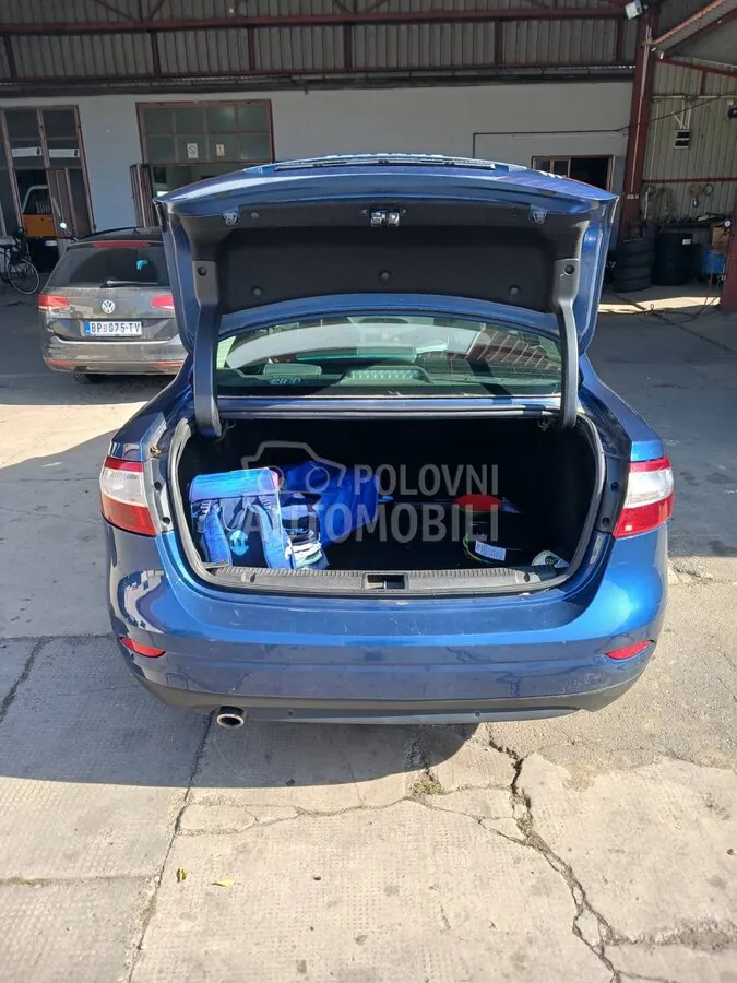 Renault Fluence 2011 photo 4