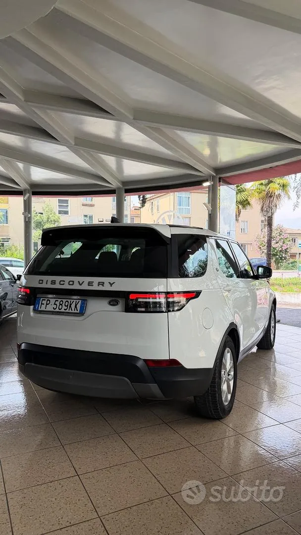 Land Rover Discovery 2018 photo 4
