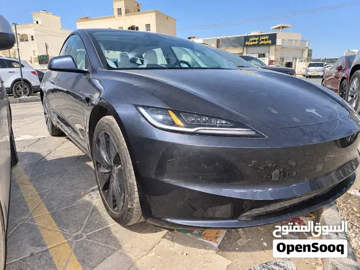 Tesla Model 3 2025 photo 4