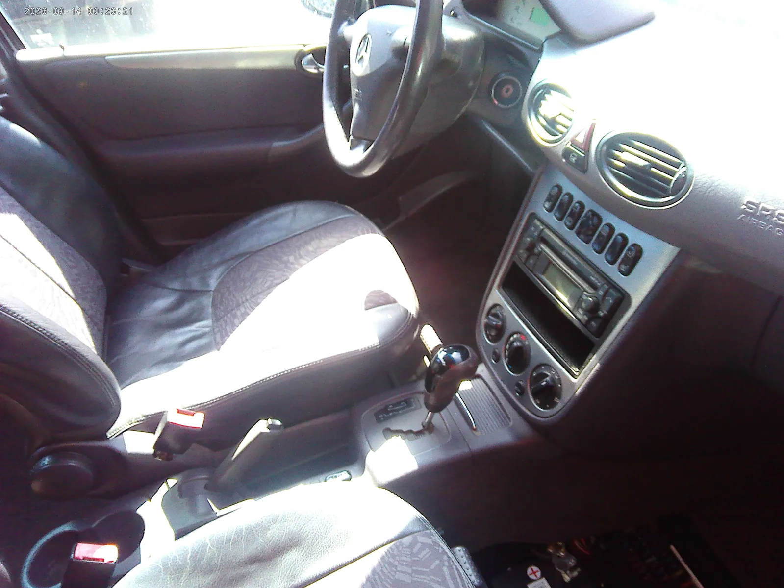 Mercedes-Benz A 170 2004 photo 2