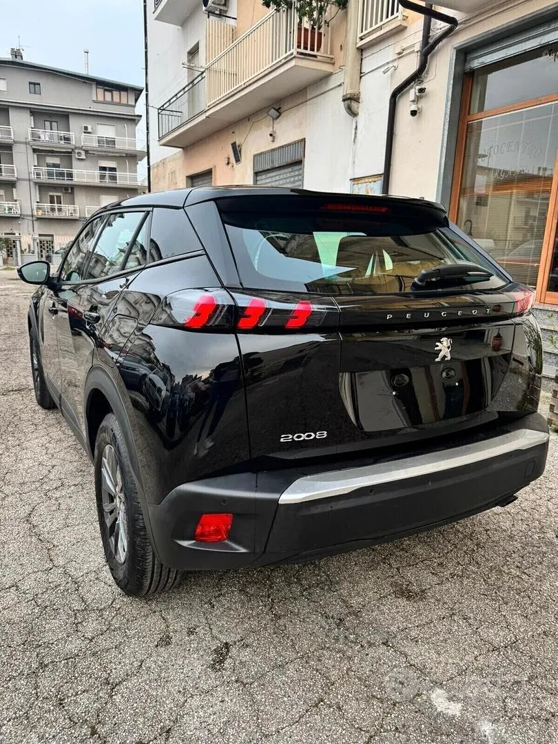 Peugeot 2008 2022 photo 3