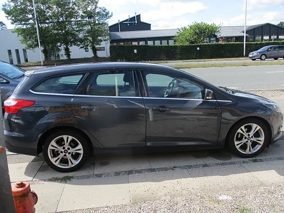 Ford Focus 2012 photo 5