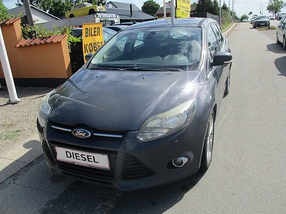 Ford Focus 2012 photo 2