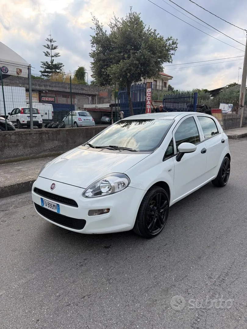 Fiat Punto 2015 photo 2