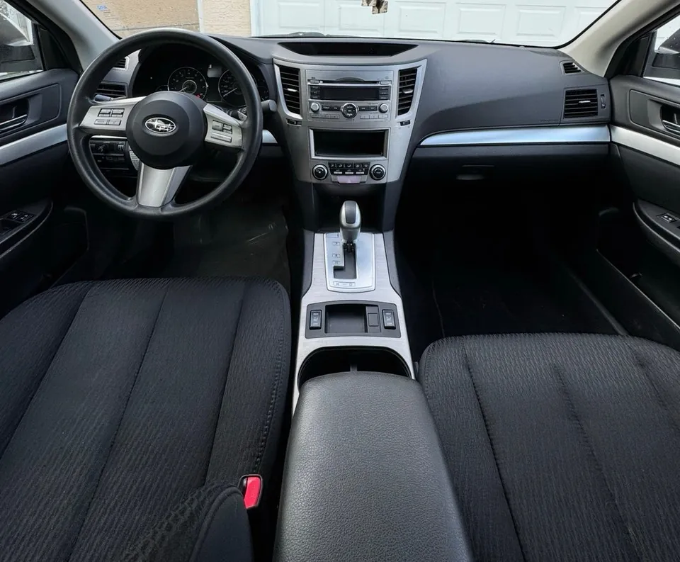 Subaru Legacy 2011 photo 3