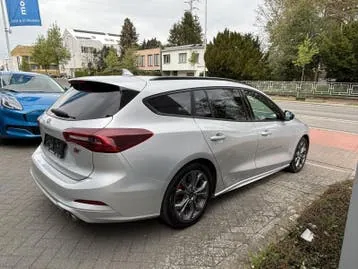 Ford Focus 2024 photo 2