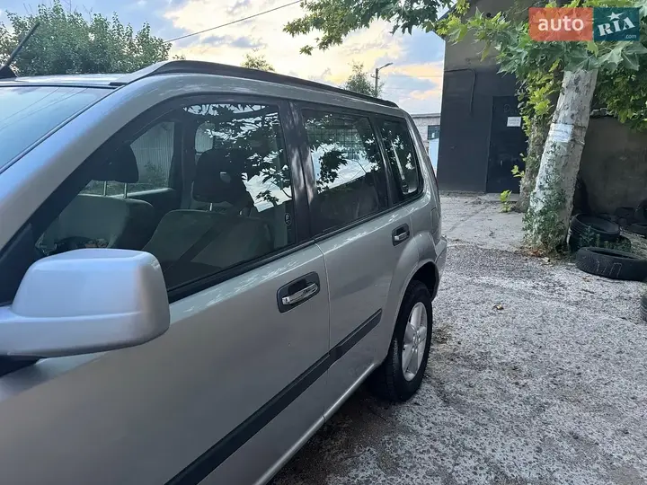 Nissan X-Trail 2004 photo 2