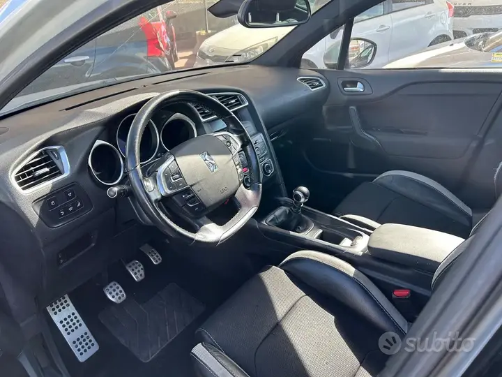 DS Automobiles Ds 4 2013 photo 5
