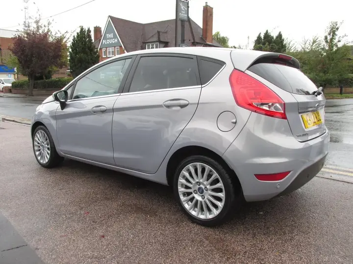 Ford Fiesta 2012 photo 4