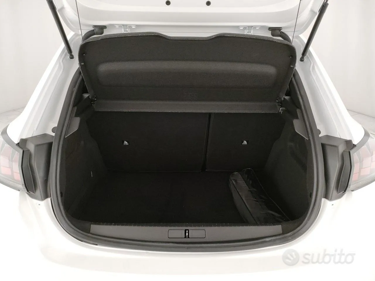 Peugeot 208 2022 photo 4