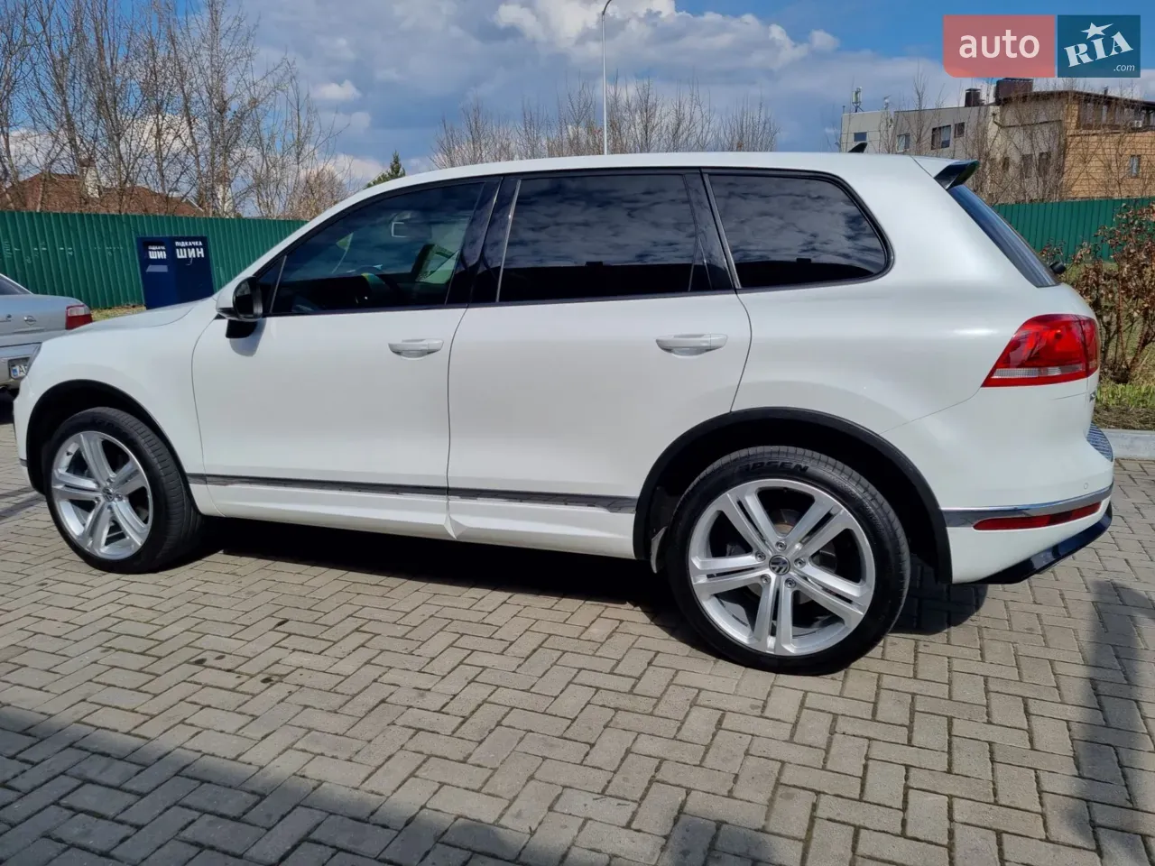 Volkswagen Touareg 2015 photo 4
