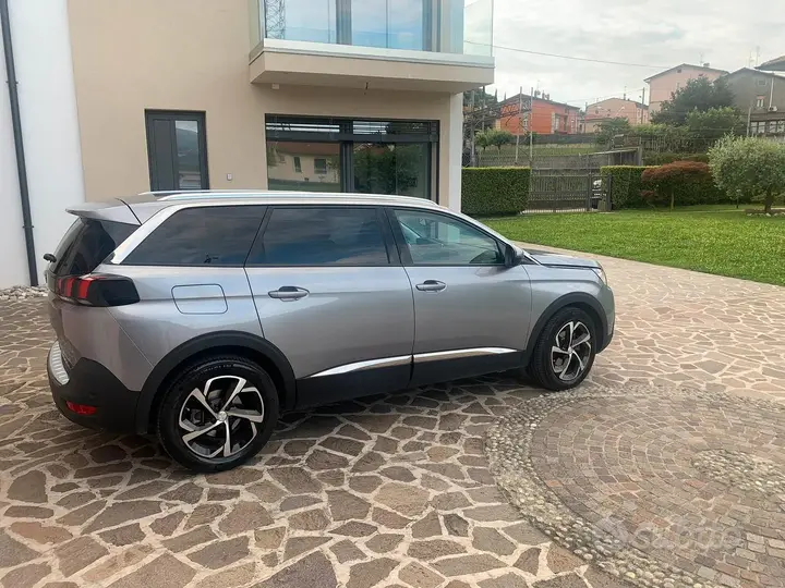 Peugeot 5008 2019 photo 4