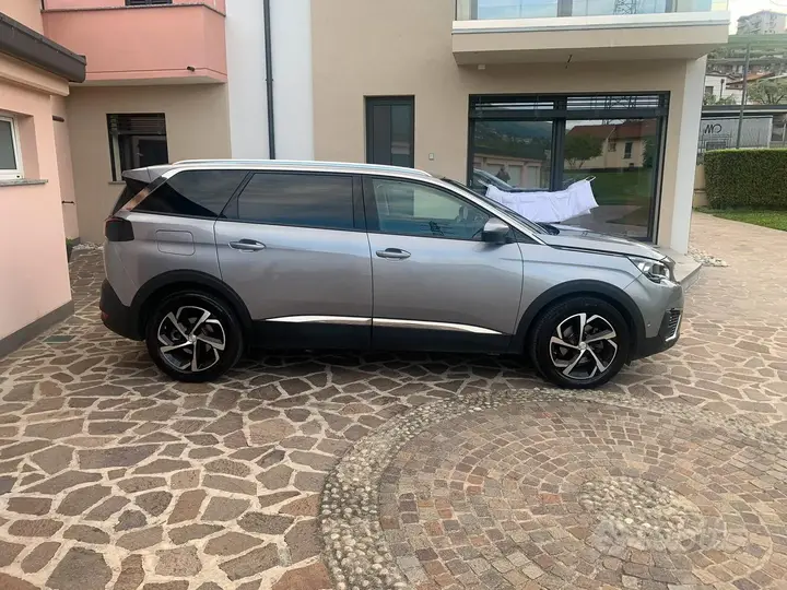 Peugeot 5008 2019 photo 5