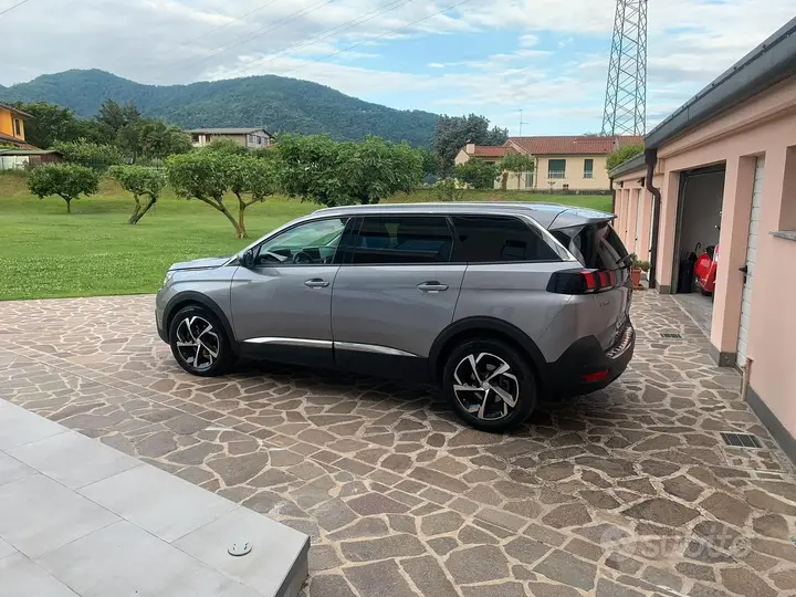 Peugeot 5008 2019 photo 3