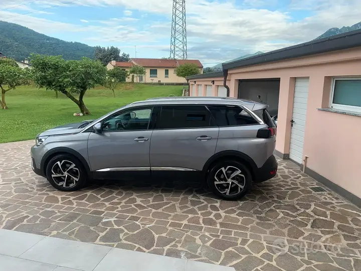 Peugeot 5008 2019 photo 2
