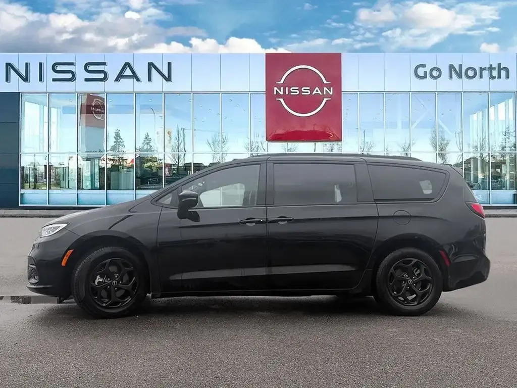 Chrysler Pacifica 2025 photo 3