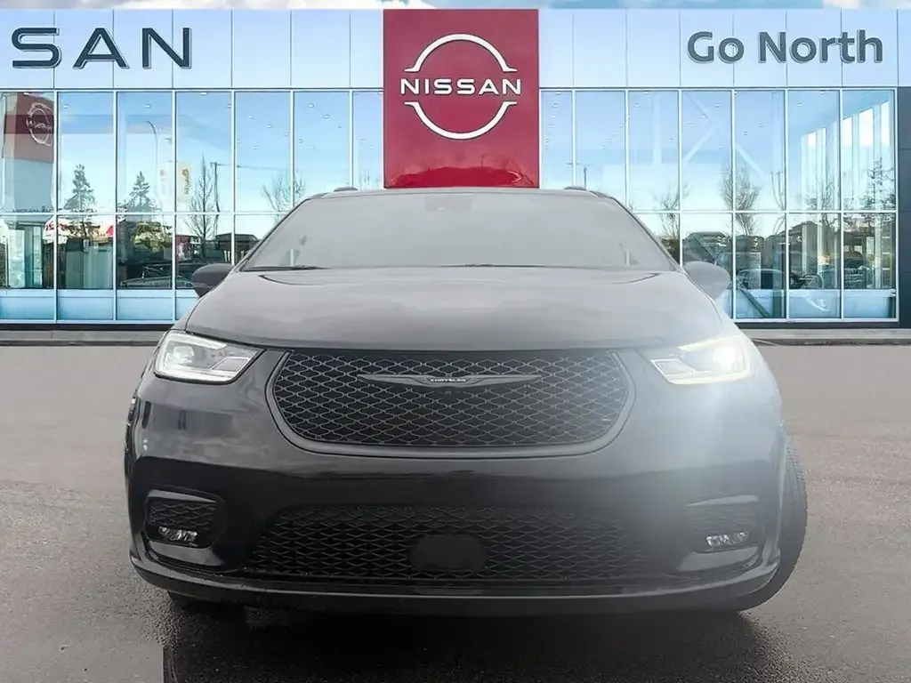 Chrysler Pacifica 2025 photo 2