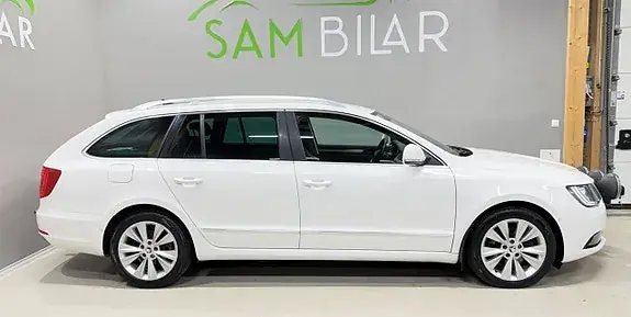 Skoda Superb 2014 photo 2