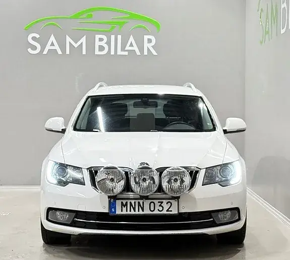 Skoda Superb 2014 photo 4