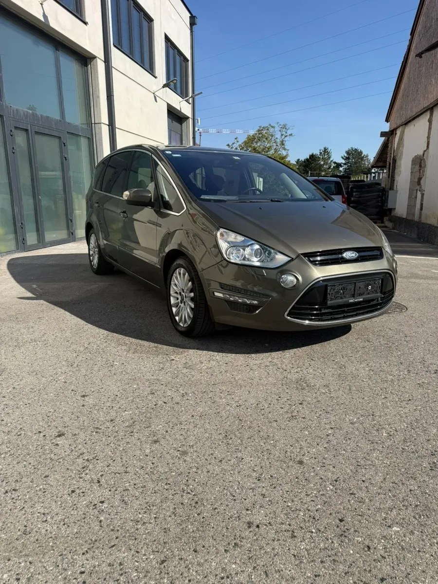 Ford S-Max 2011 photo 2