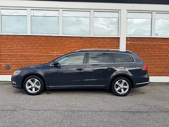 Volkswagen Passat 2011 photo 2