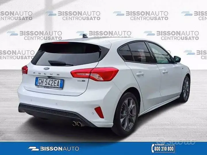 Ford Focus 2022 photo 2