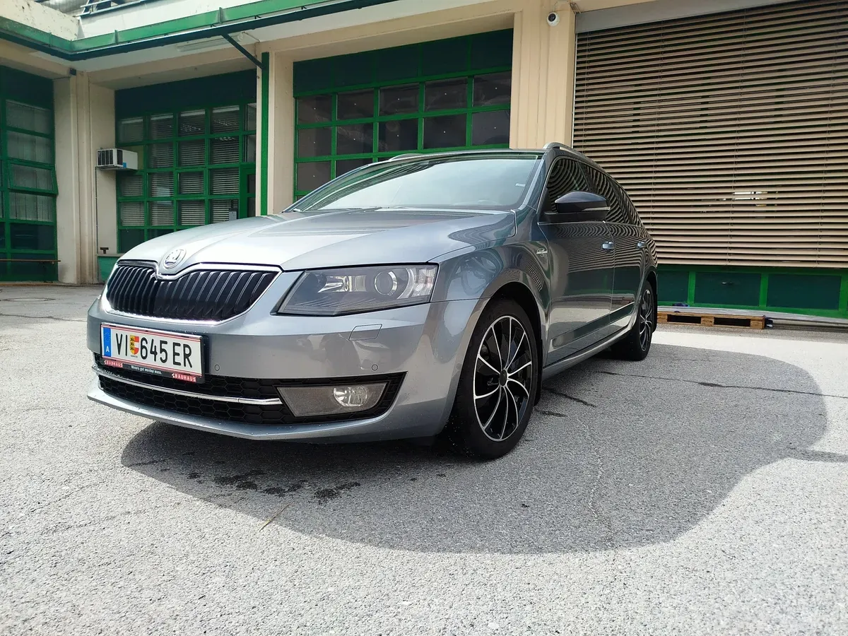 Skoda Octavia 2013 photo 2