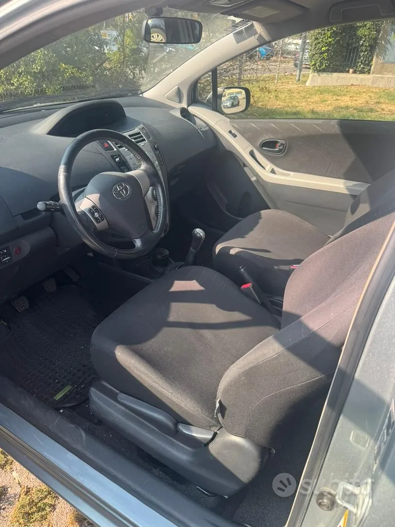 Toyota Yaris 2006 photo 4