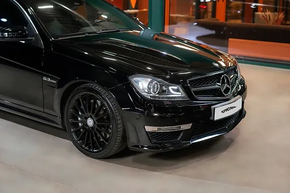 Mercedes-Benz C63 2012 photo 2
