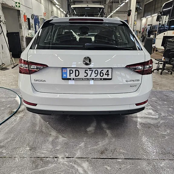 Skoda Superb 2017 photo 2