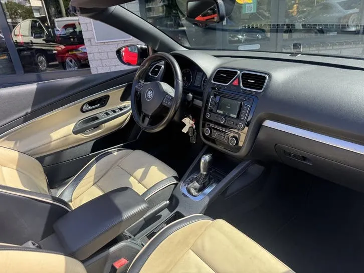 Volkswagen Eos 2012 photo 2