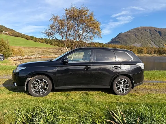 Mitsubishi Outlander 2013 photo 3